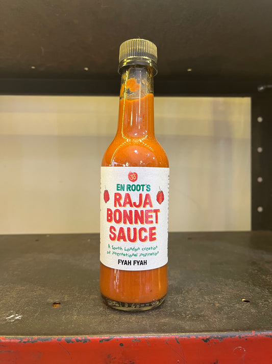 En Root's Fyah Fyah Raja Bonnet hot  sauce
