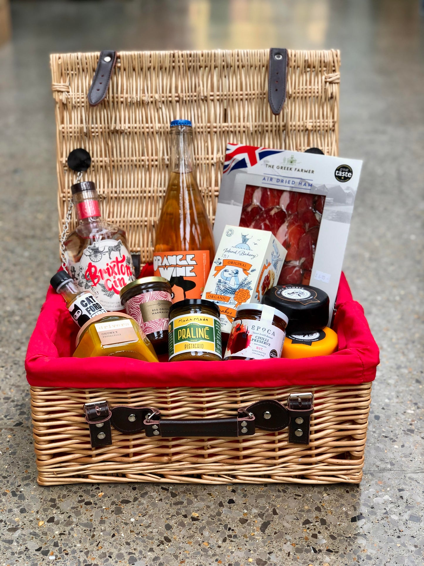 Guzzl Selection Wicker Hamper
